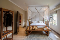 Settler's Room bedroom area